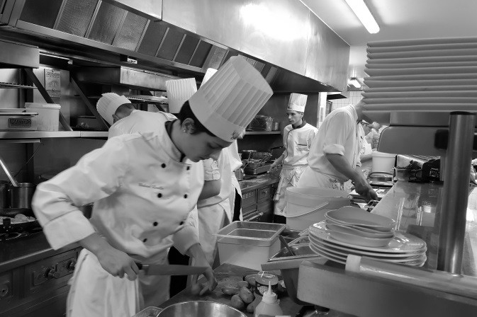 Offre d’Emploi : Chef de Cuisine pour l’Hôtel Restaurant Lac Bleu 1650 à Saint-François Longchamp